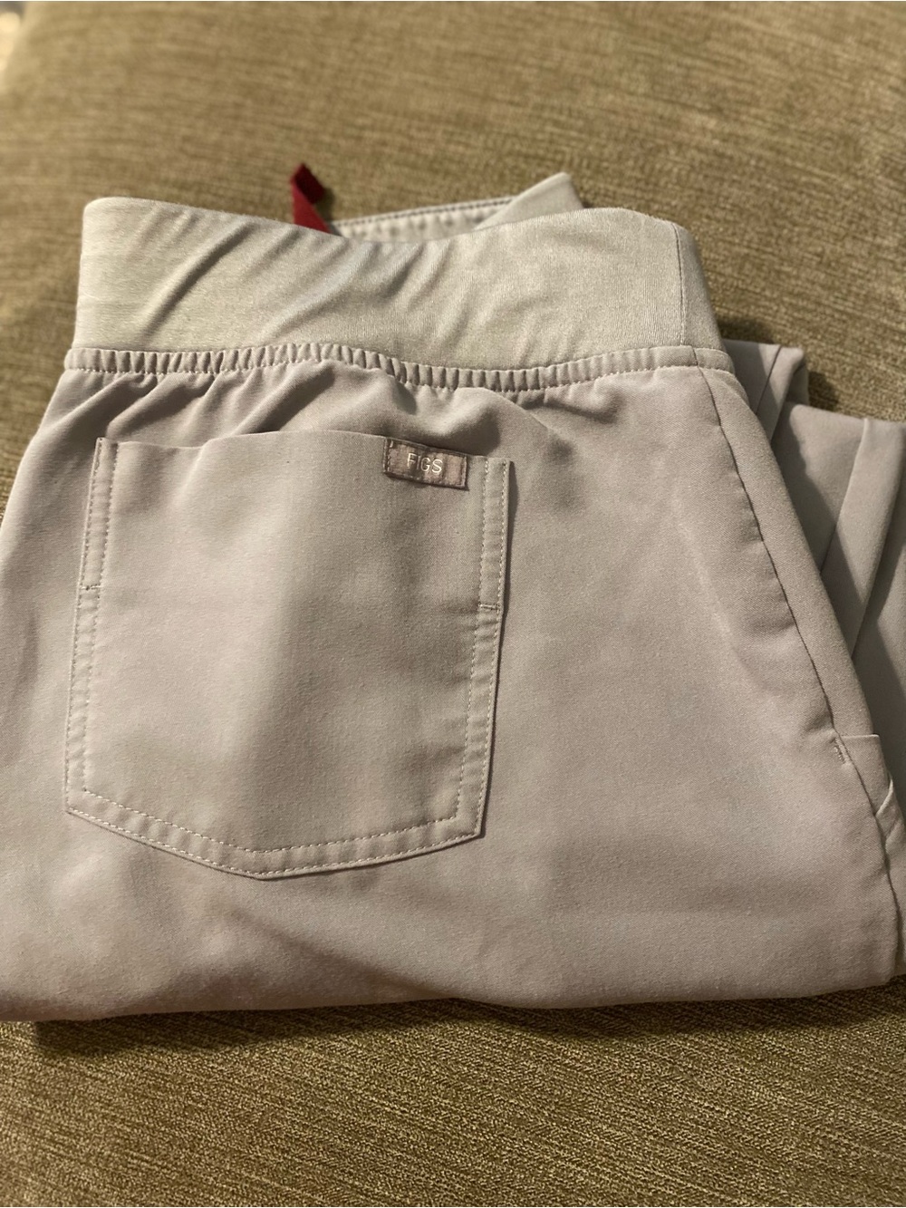 Figs Men’s Light Gray Jogger-Style Scrub Pants